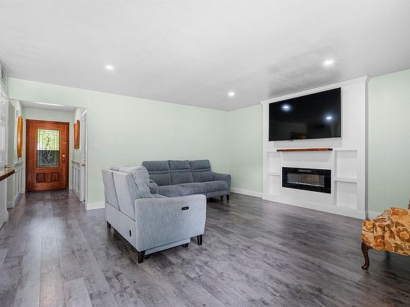5th image of 7513 Castillo Rd
