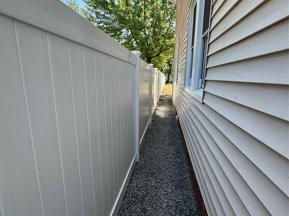 32 Thorne Avenue, Hempstead, NY 11550