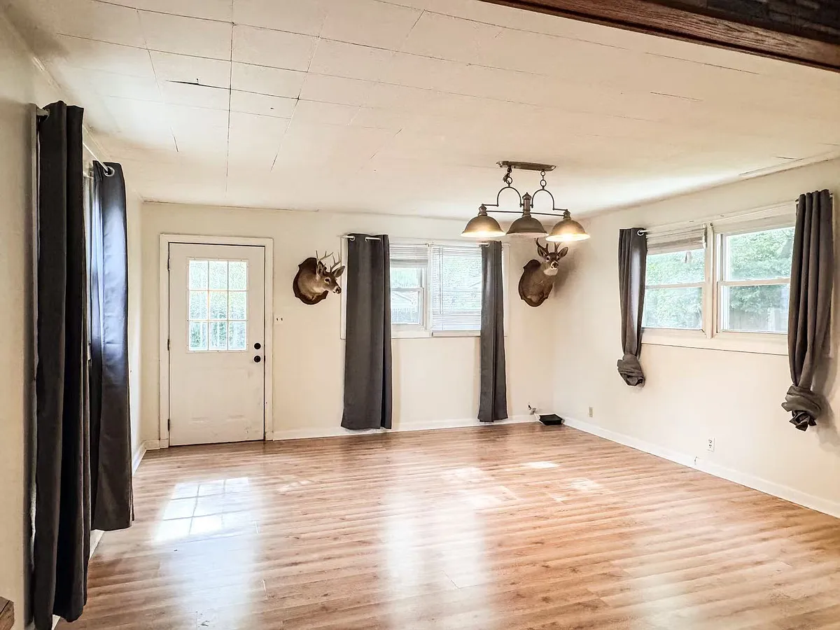Building Photo - 1505 Macarthur Dr