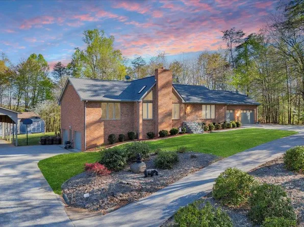 122 Baymeadow Ln, Vinton, VA 24179