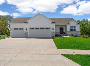 329 McCarran Ave NE, Cedar Rapids, IA 52402
