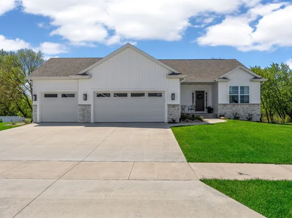 329 McCarran Ave NE, Cedar Rapids, IA 52402
