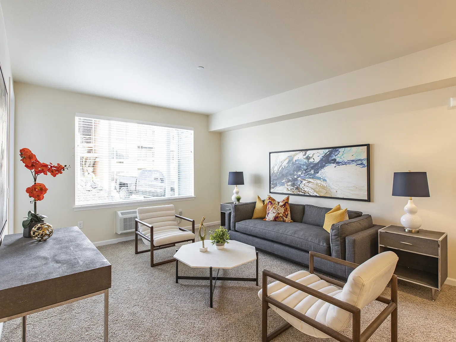 600 Riverside — Photo 3