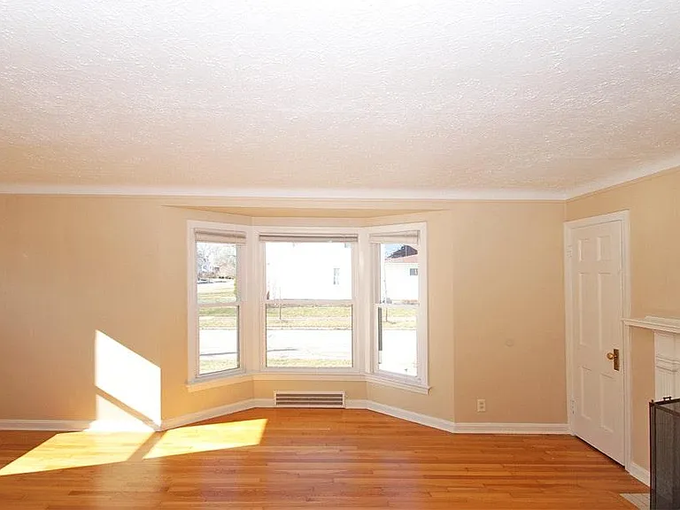 3721 Silsby Rd — Photo 11