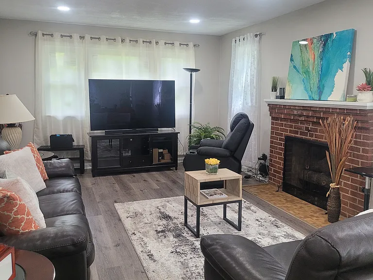 16309 Holly Hill Dr — Photo 3