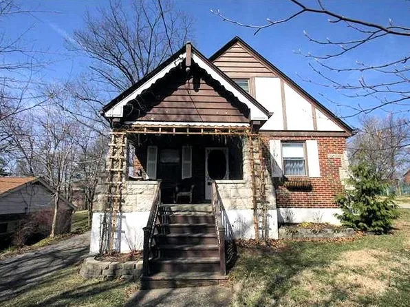 1097 Neeb Rd, Cincinnati, OH 45233