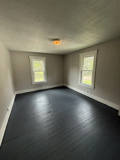 3 bed, 1298 sqft, $1,000 — Photo 4