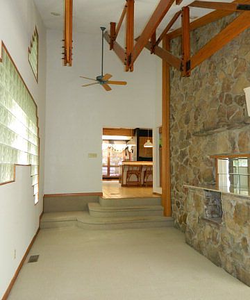 5th image of 249 Kati St