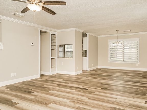 5th image of 21510 Longwood