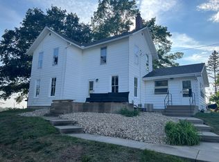 2836 Robins Rd, Robins, IA 52328