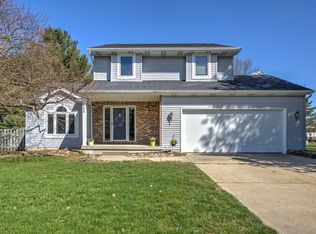 652 Canoga Ln, Haslett, MI 48840