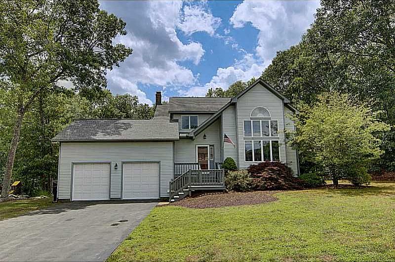 2nd image of 28 Teakwood Dr W