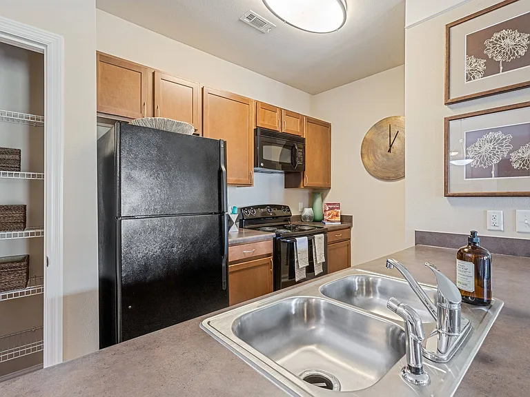 Modern and Spacious Kitchen