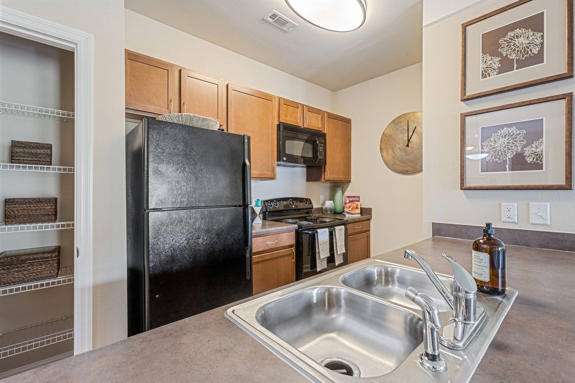 Modern and Spacious Kitchen