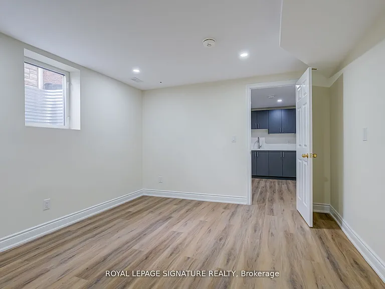 854 Yates Dr #LOWER — Photo 11