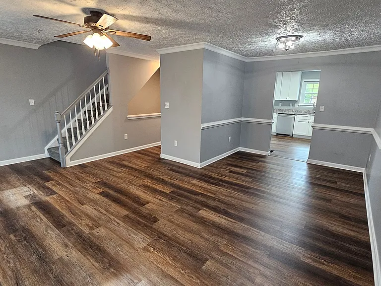 20140 Daniels Cir — Photo 11