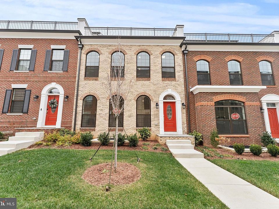 1st image of 608 Catamaran Way
