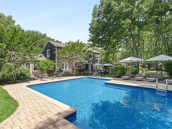 2nd image of 22 Spring Ln