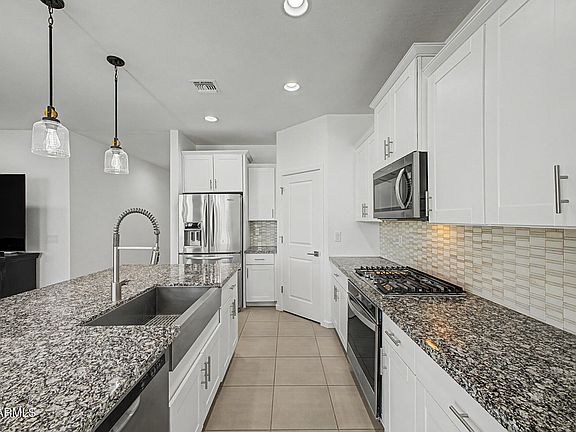 5th image of 4436 W SWEETBUSH Way