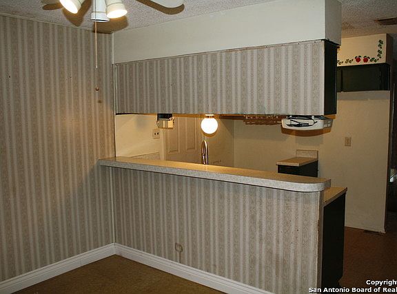 5th image of 5918 Seacroft Dr