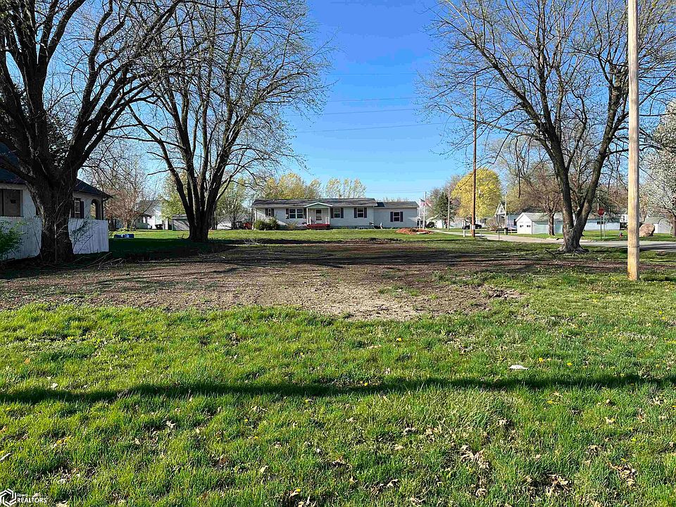 2nd image of 1018 4th Ave E