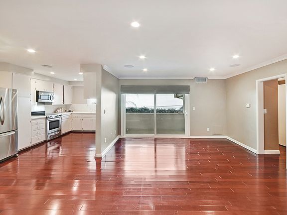 3rd image of 1734 N Fuller Ave APT 111