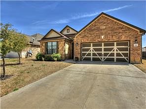 2nd image of 937 Hyde Park Dr