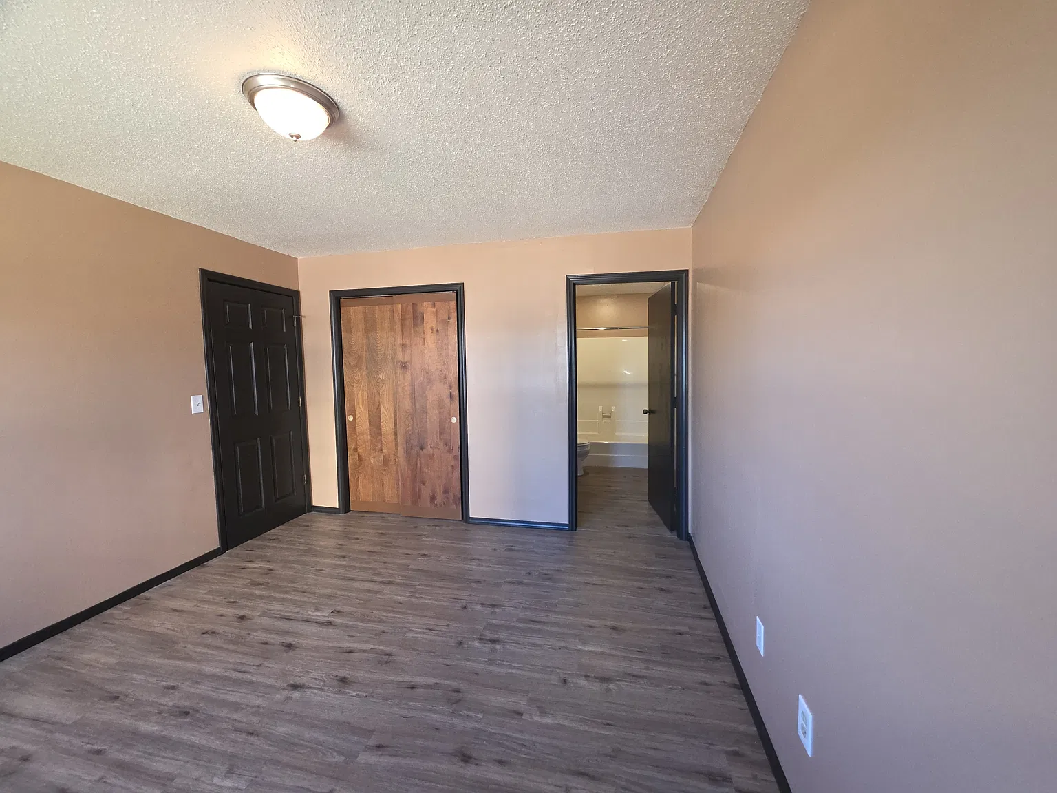 518 Bartlett St — Photo 1