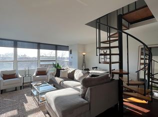 1746 N Wells St #207, Chicago, IL 60614