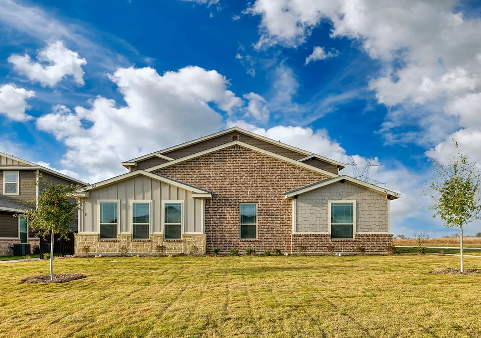 Gorgeous 2 Bedroom Four Plex Located In Midlothian Isd! — Photo 2