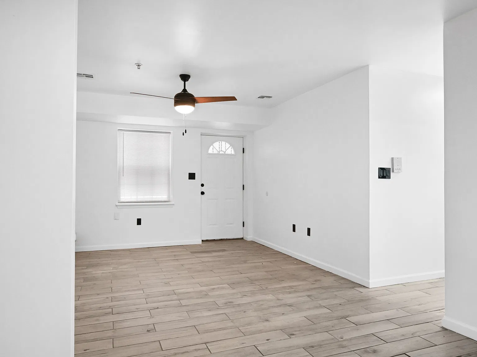 3 bed, $2,500 — Photo 2