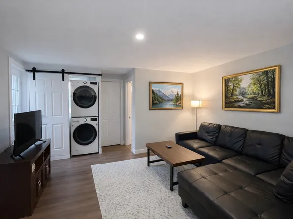 239 East St #1, Boston, MA 02127