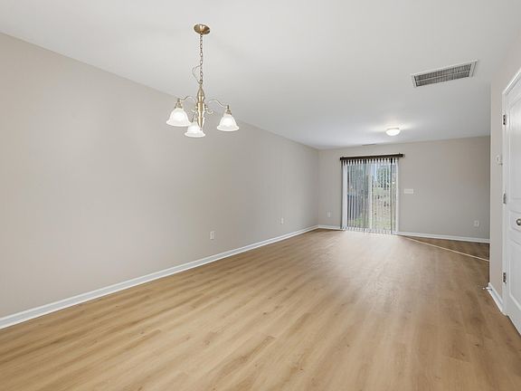 4th image of 2907 Berkeley Springs Pl