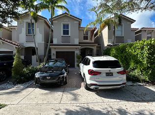 15372 SW 9th Way, Miami, FL 33194