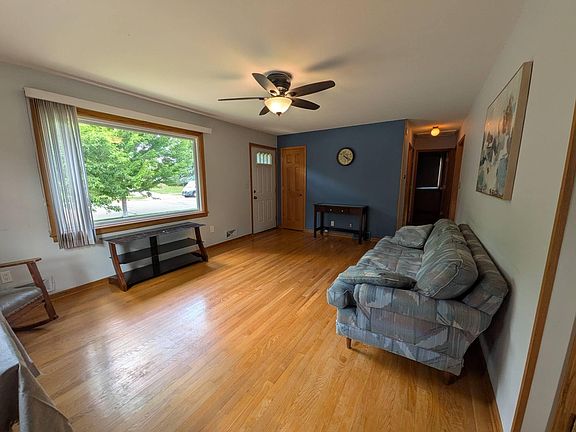 5th image of 3904 7th Pl NW