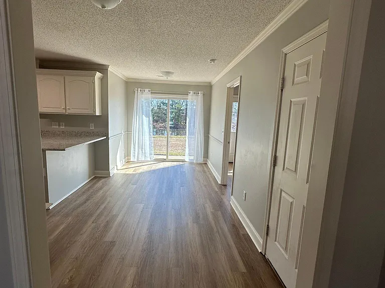 3621 Beacon Dr — Photo 6
