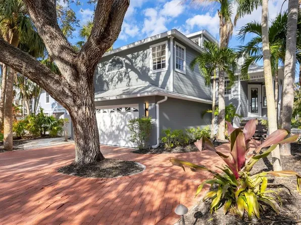 5125 Oxford Dr, Sarasota, FL 34242