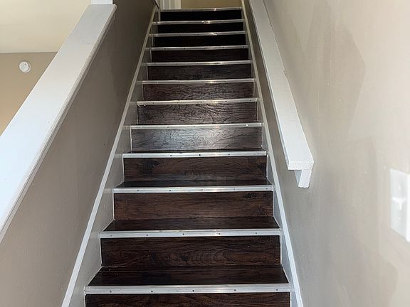 3rd image of 566 S Flannery Rd APT B