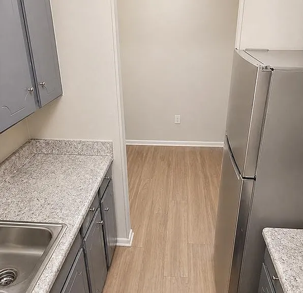 Step into the modern elegance of Richmond Hills Apartments. Enjoy spacious layouts and contemporary finishes, perfect for comfortable living. Elevate your lifestyle today. Schedule a tour to see your new home!