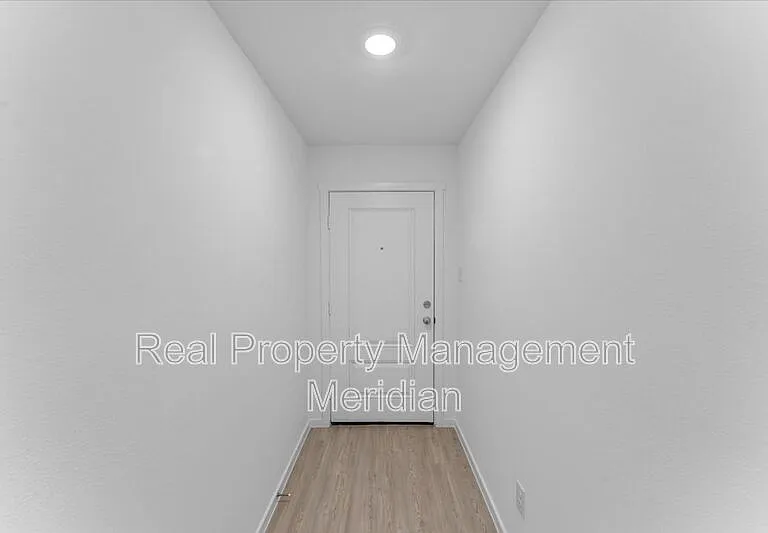 1821 Pentro Pkwy — Photo 2