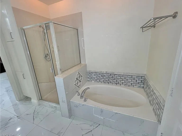 56 E Serene Ave #402 — Photo 24