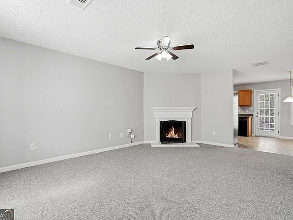 3rd image of 6816 Mahonia Pl