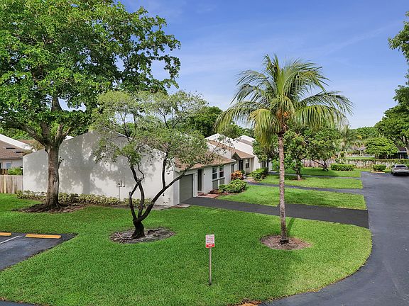 5th image of 904 NW 51ST Street