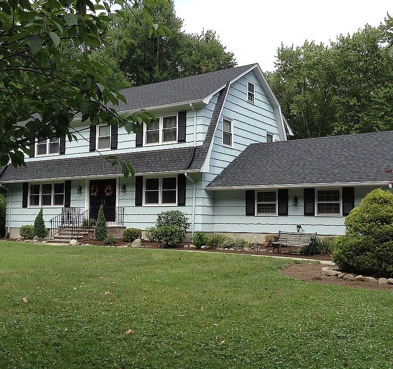 1st image of 7 Eileen Ave