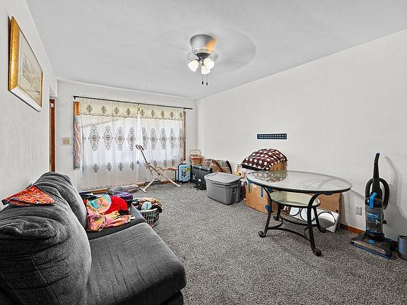 3rd image of 627 24th Ave
