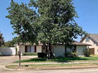 3055 Old Orchard Ln, Bedford, TX 76021