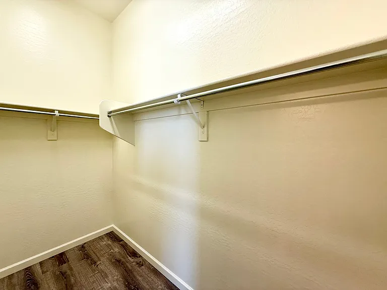 4649 N Kirkwood Ave — Photo 12