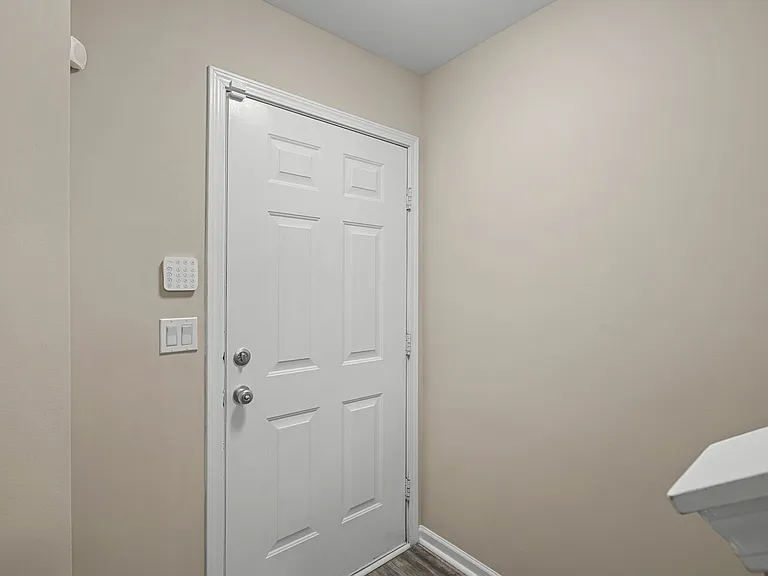 2632 Weddington Ave — Photo 2