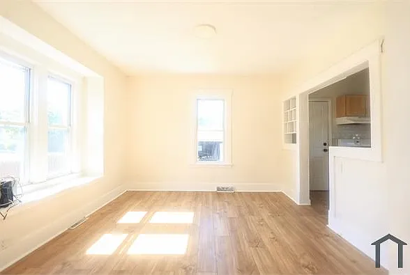 420 W 21st St — Photo 6