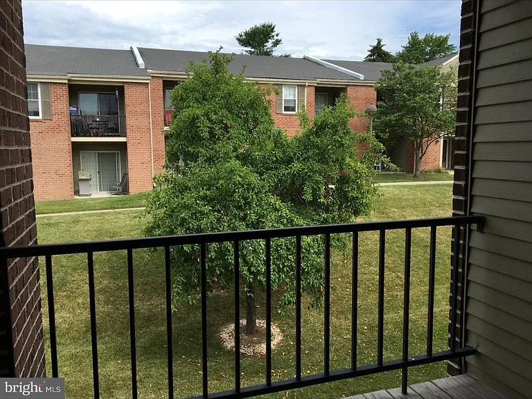 24 Hastings Dr #24 — Photo 7